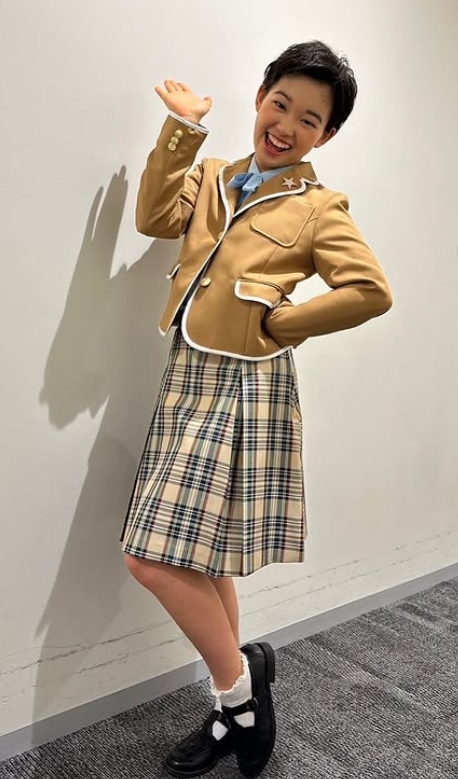 村山輝星の制服姿