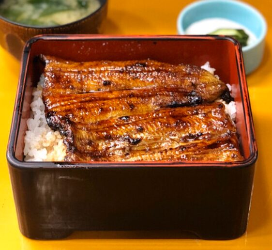 筧美和子さんの実家の天ぷら筧のうな重の画像