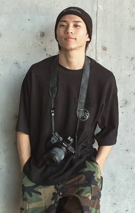 平野紫耀の弟の平野莉玖が自分のブランドのRSKの撮影を行った写真